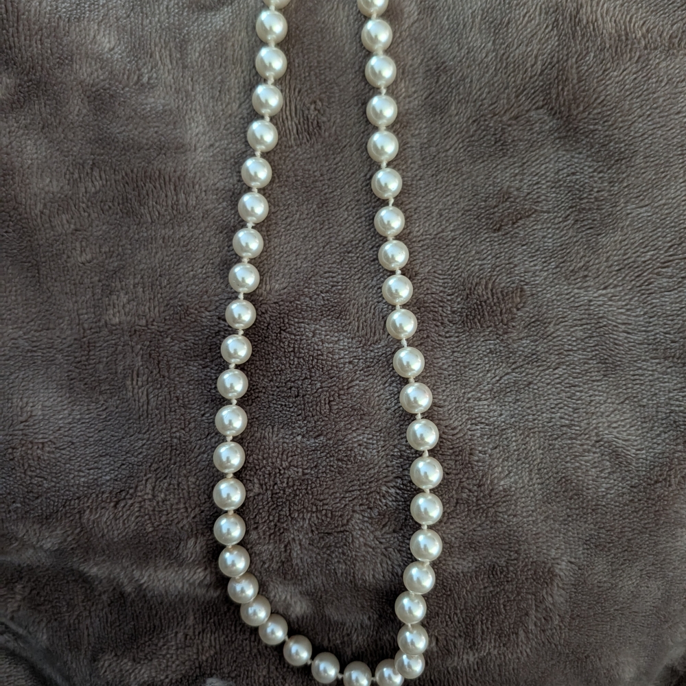 Elegant Pearl Necklace